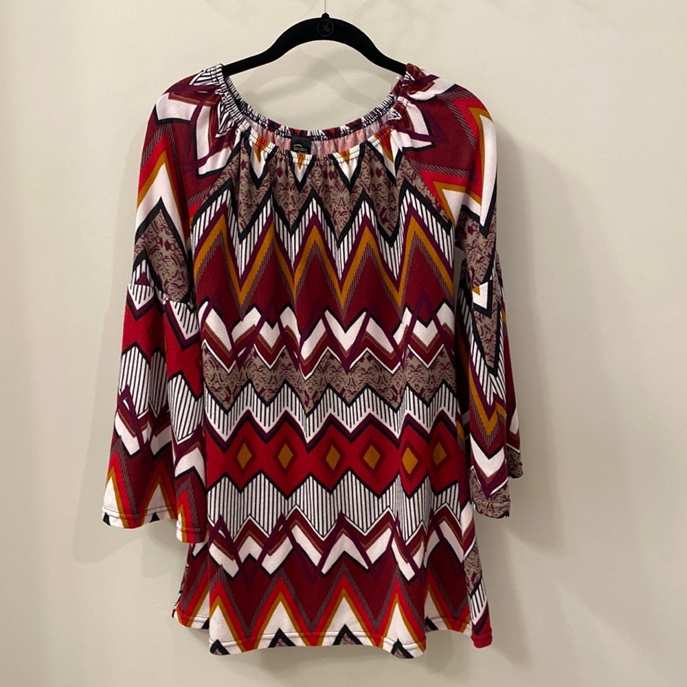 Bell sleeve geometric tunic